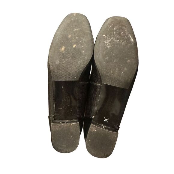 Trotters Daisy Pump in Black Texture with Patent Leather - Picture 9 of 10